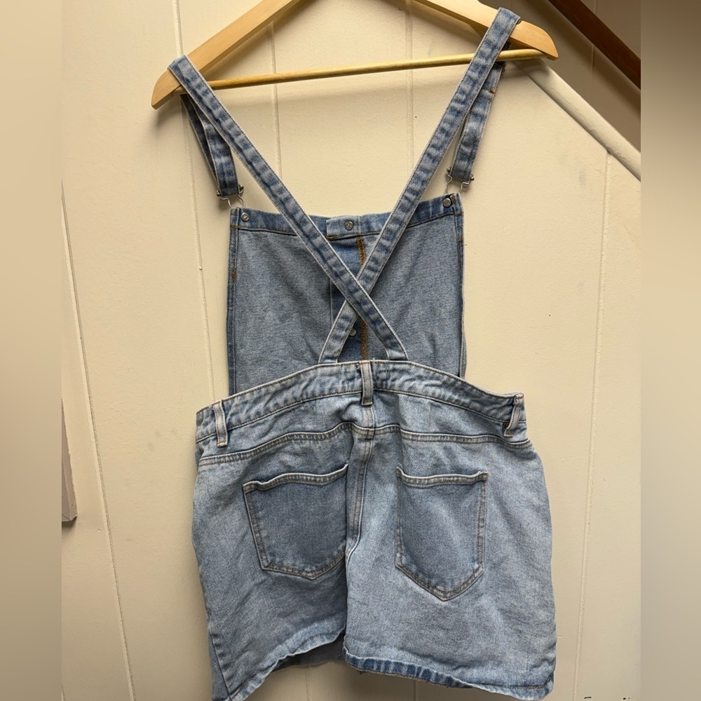 PacSun Light Wash Denim Button Down Overall Mini Skirt Size Large - Picture 3 of 5